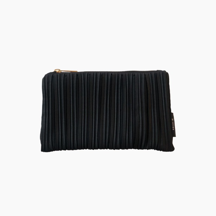 Simple Pouch in Beyond Black